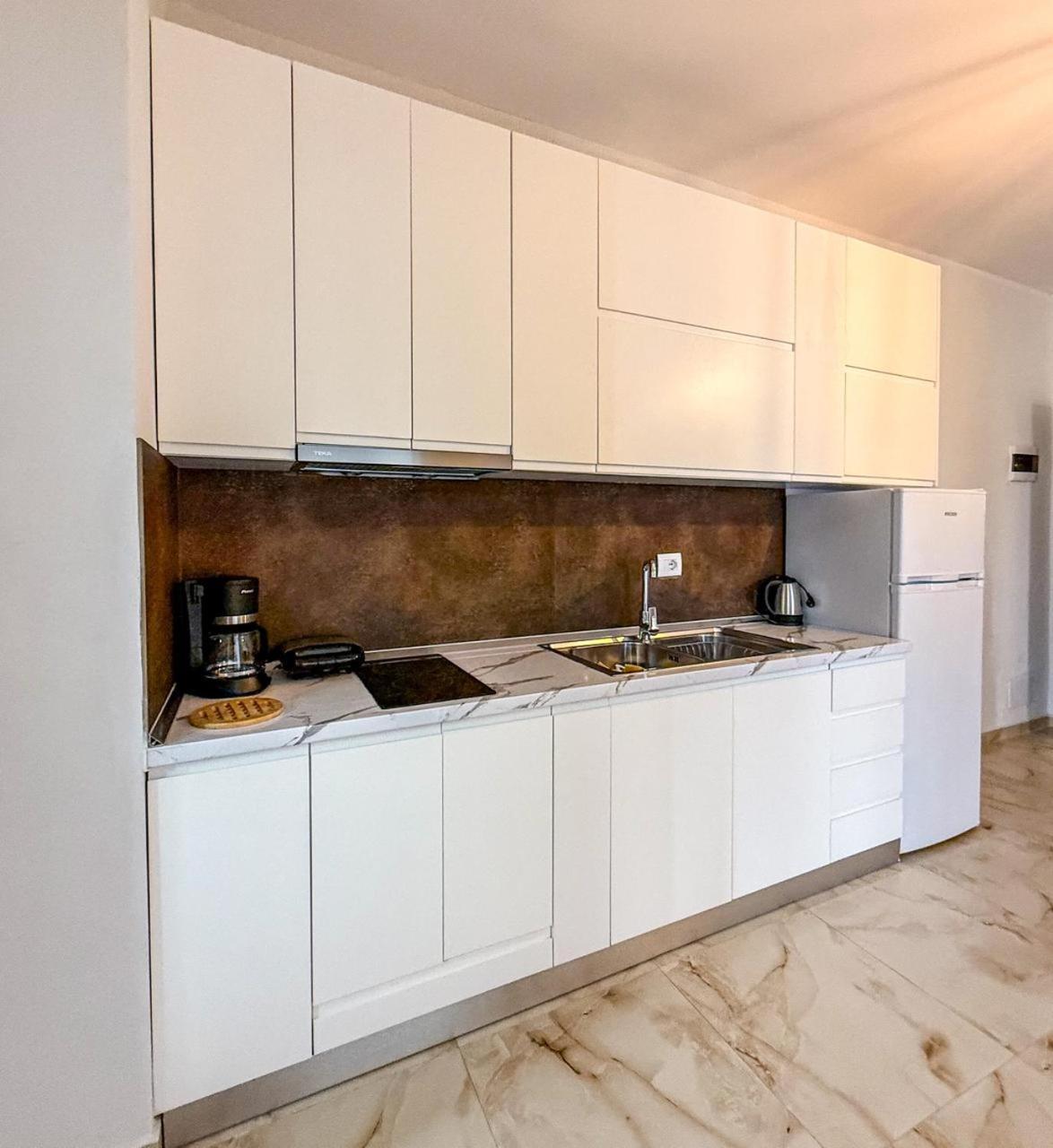 Odore Di Mare Apartments Sarandë Exteriör bild