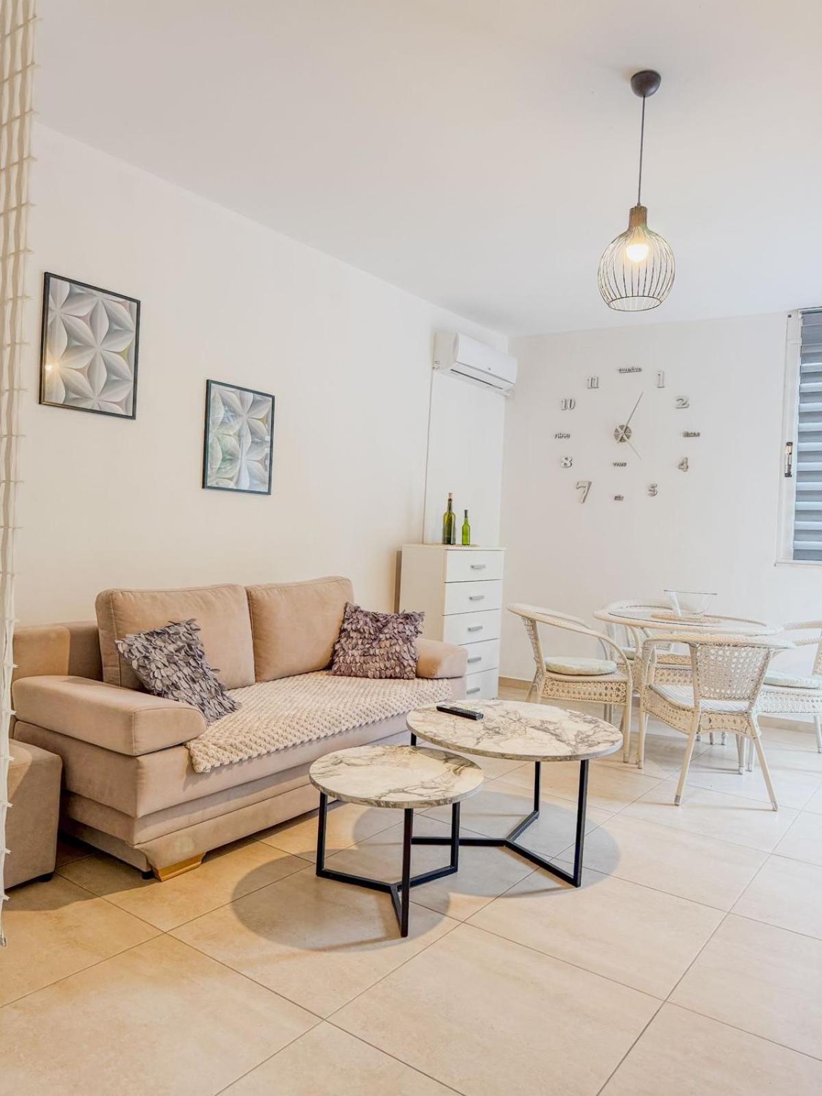 Odore Di Mare Apartments Sarandë Exteriör bild