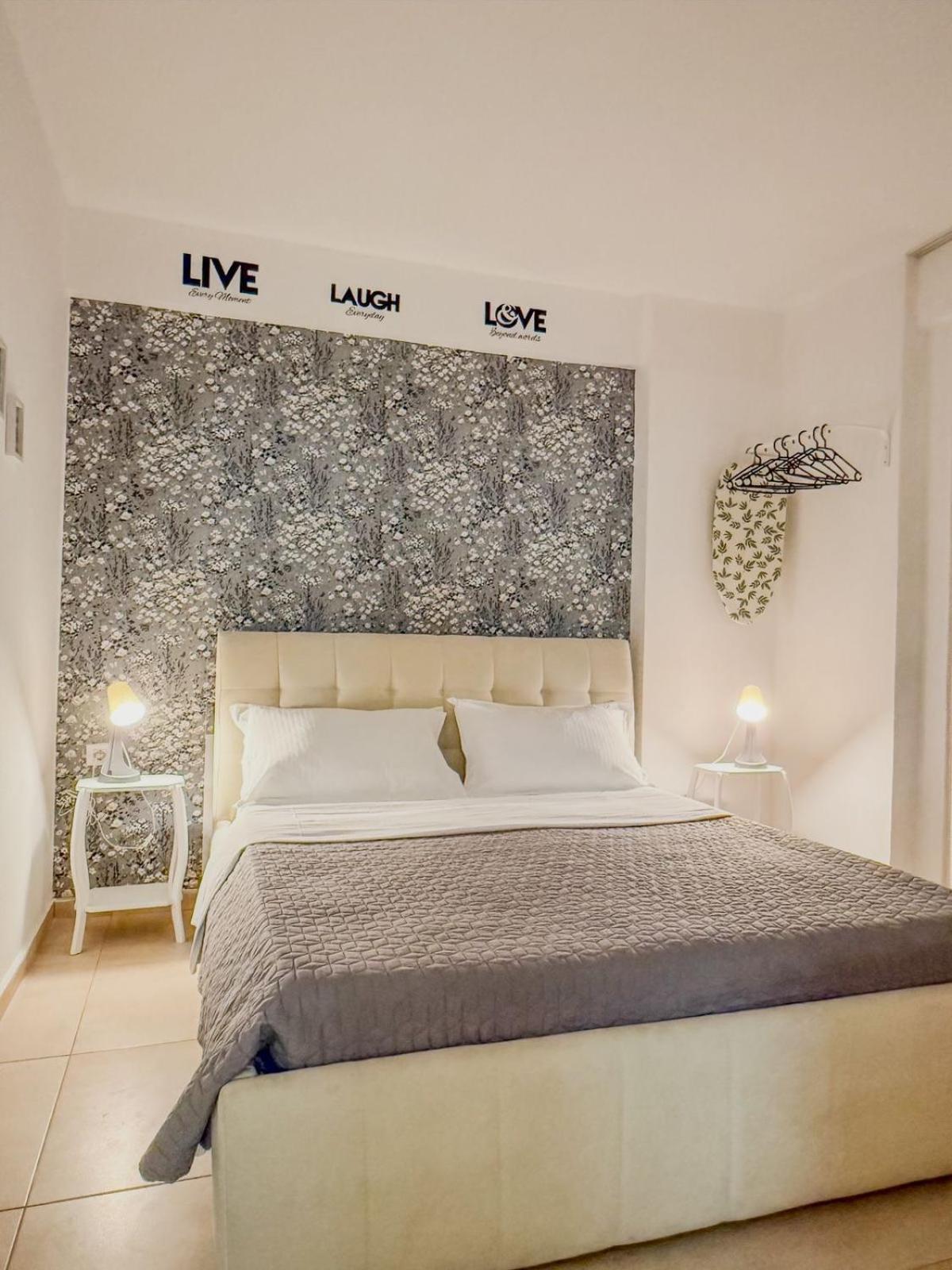 Odore Di Mare Apartments Sarandë Exteriör bild
